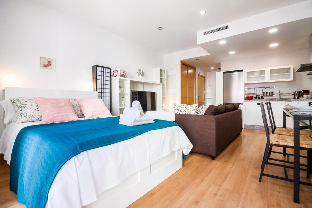 Sea & Wave Adela Boutique Apartment Малага Екстер'єр фото